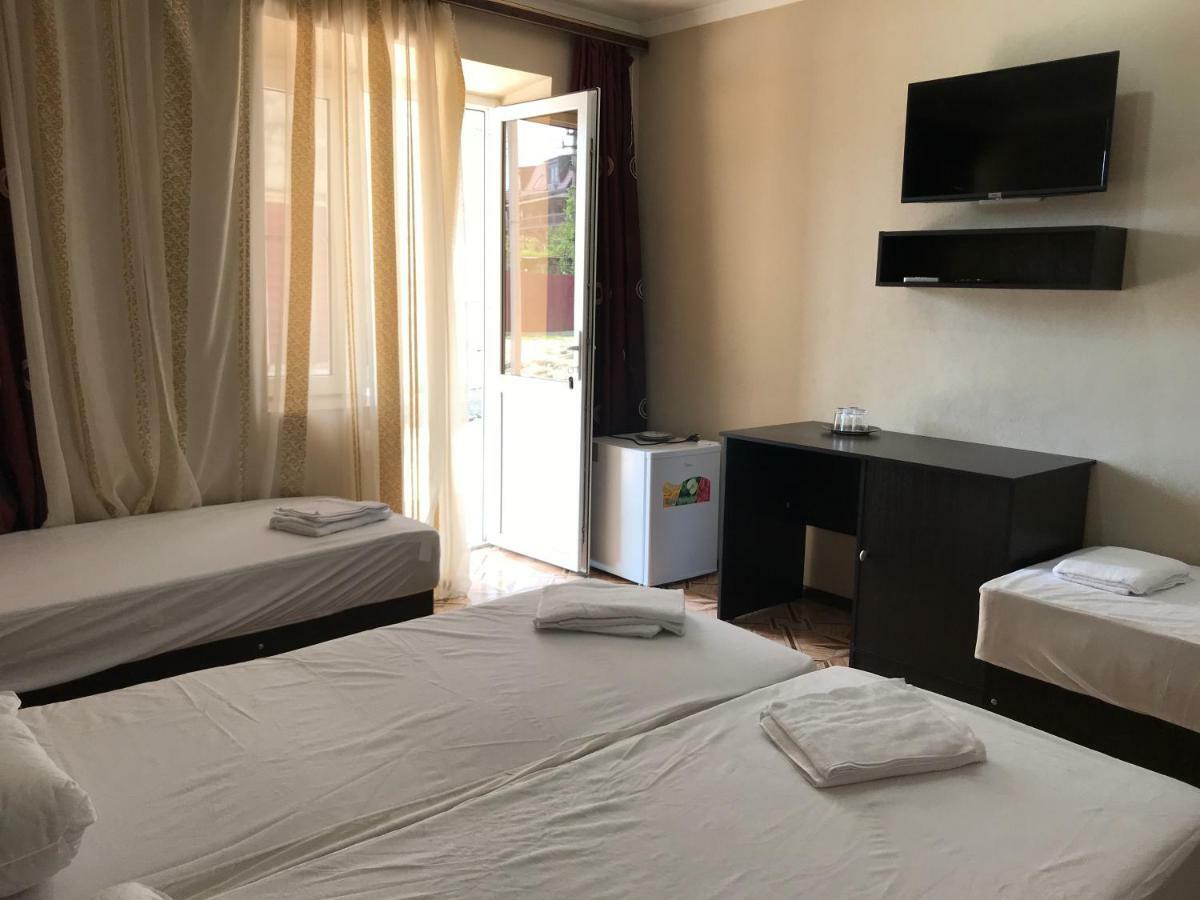 Ainar Hotel Gagra Exterior foto