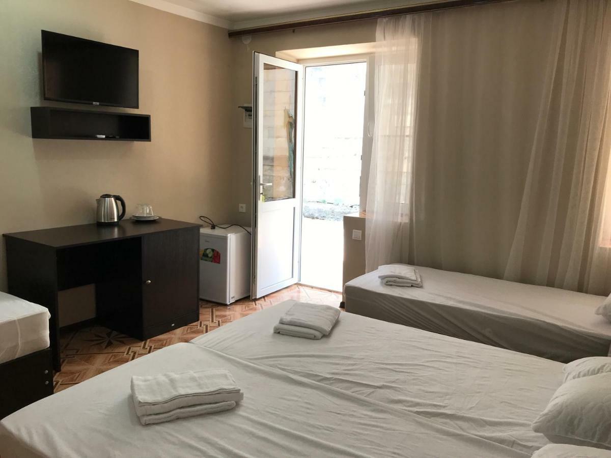 Ainar Hotel Gagra Exterior foto